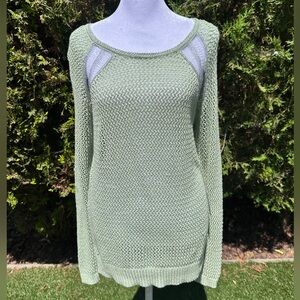 NWT Jennifer Lopez Green Long Sleeve Crew Neck with Open Shoulder Silhouette Med